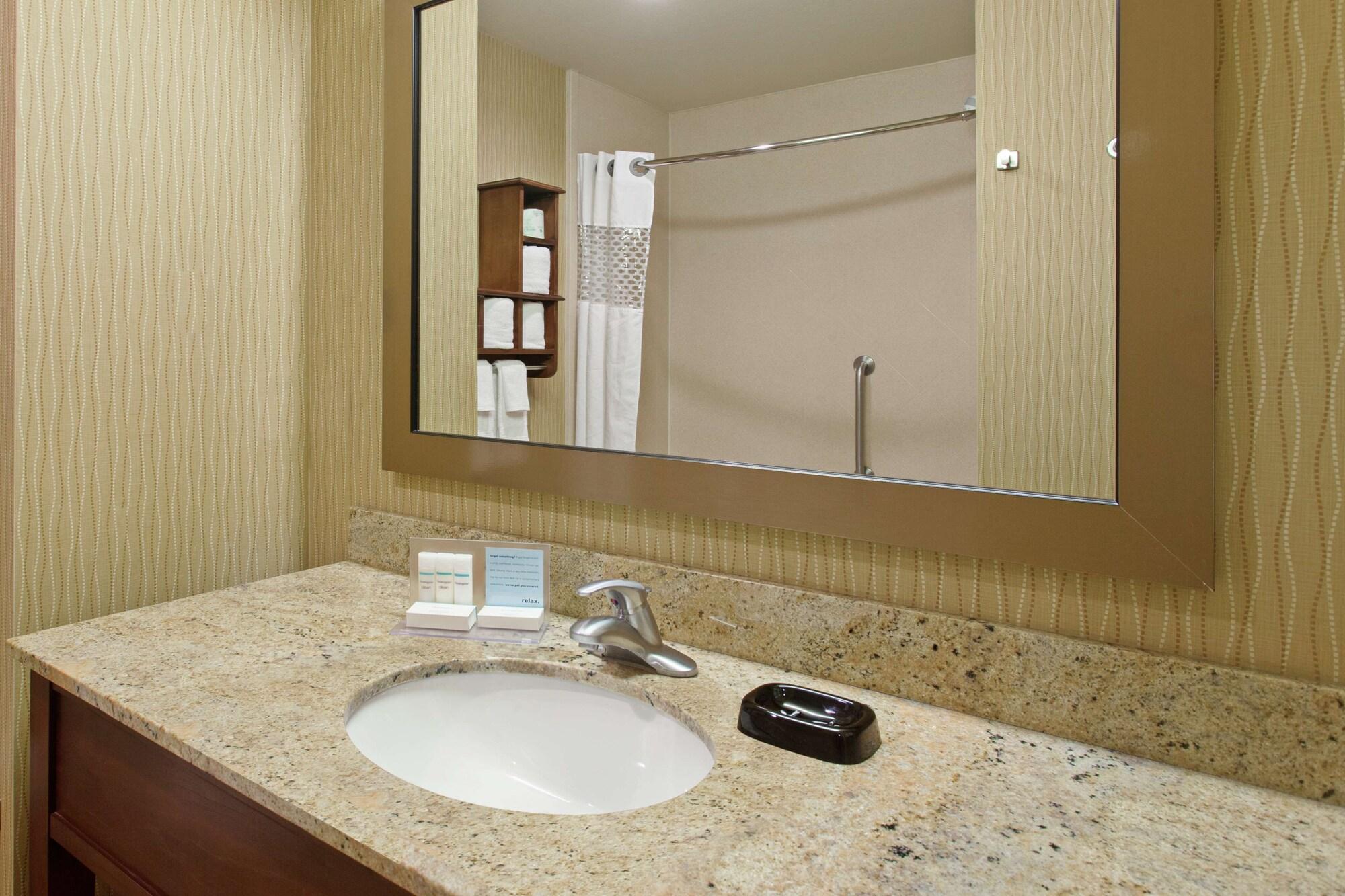 Hampton Inn And Suites Seattle - Airport / 28Th Avenue SeaTac Bagian luar foto