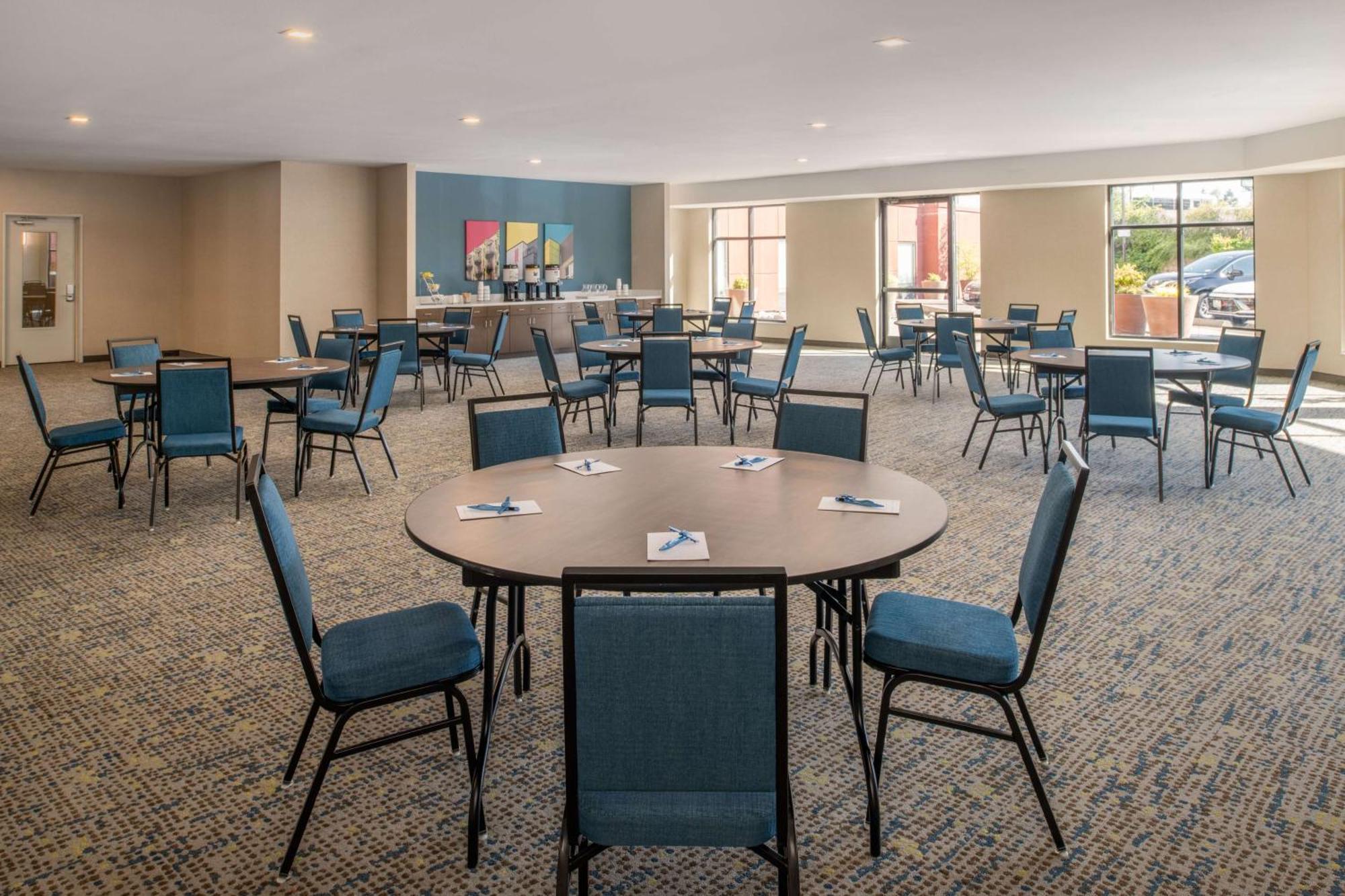 Hampton Inn And Suites Seattle - Airport / 28Th Avenue SeaTac Bagian luar foto