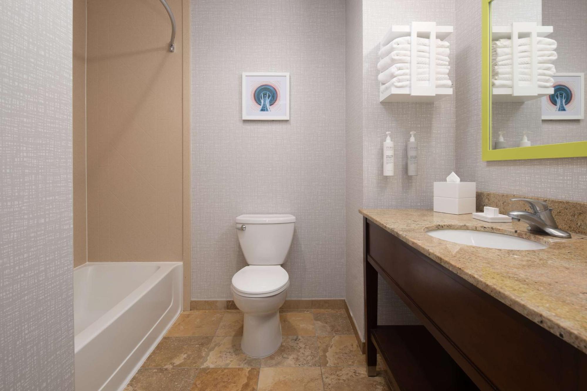 Hampton Inn And Suites Seattle - Airport / 28Th Avenue SeaTac Bagian luar foto